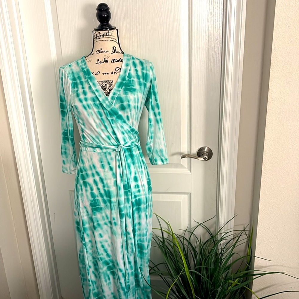 Got Style Elegant Tie-Dye Wrap Dress. NWOT